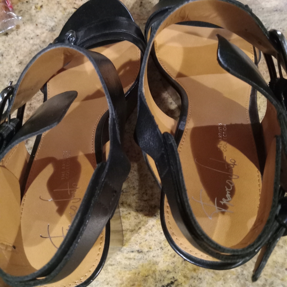 Shoes - Picture 5 of 8